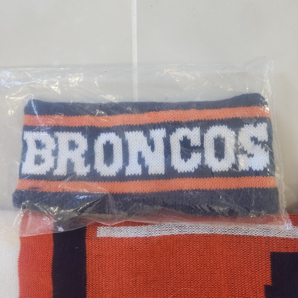 NFL Broncos Team Scarf - Picture 2 of 3